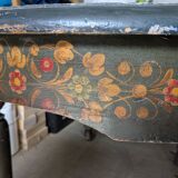 Set of a painted table with its 5 chairs