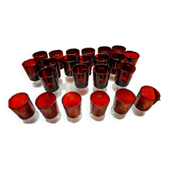 Lot de 38 verres à pied Vintage  grands, moyens, petits et coupes rouges rubis  France impeccable