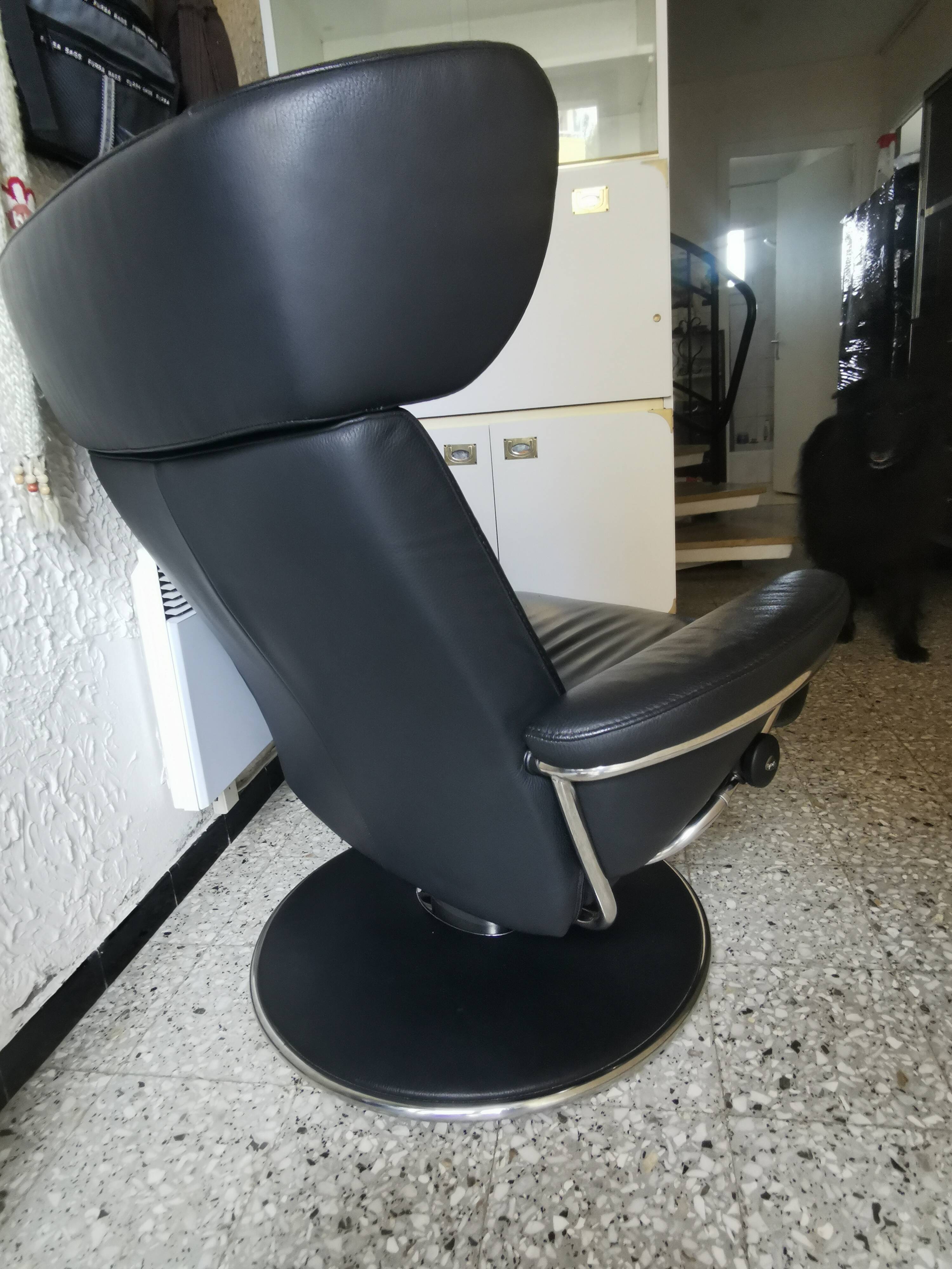 Stressless chair ekorness jazz grained leather and his foot rests