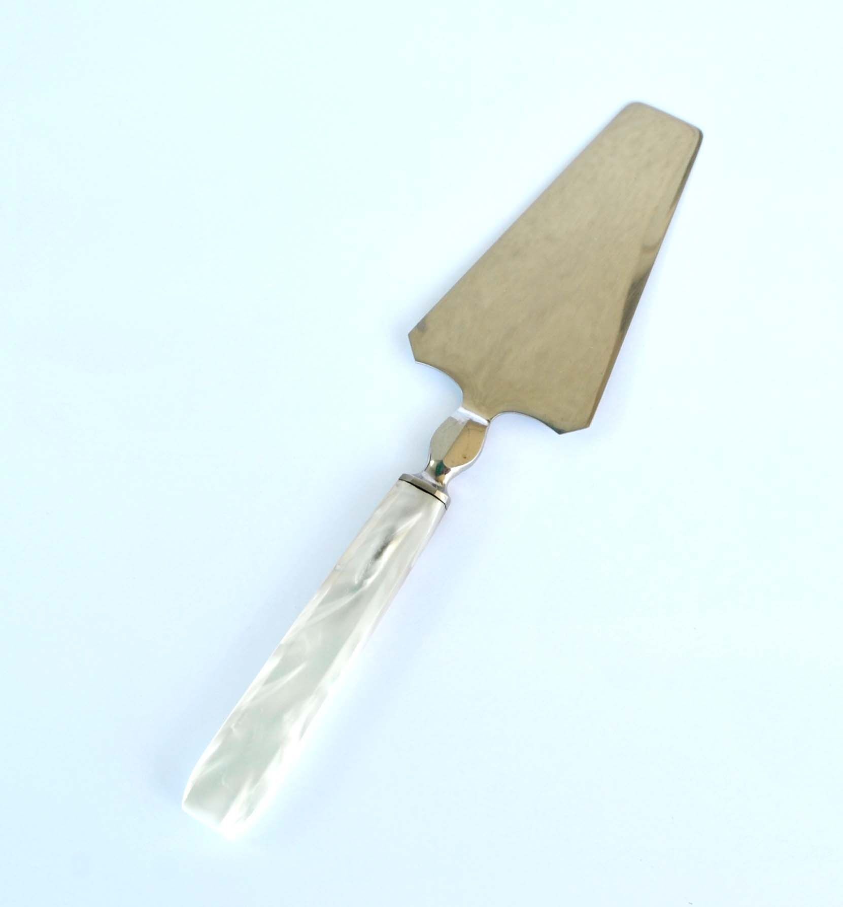 Vintage pie shovel by Streisguth in stainless steel and pearly resin handle