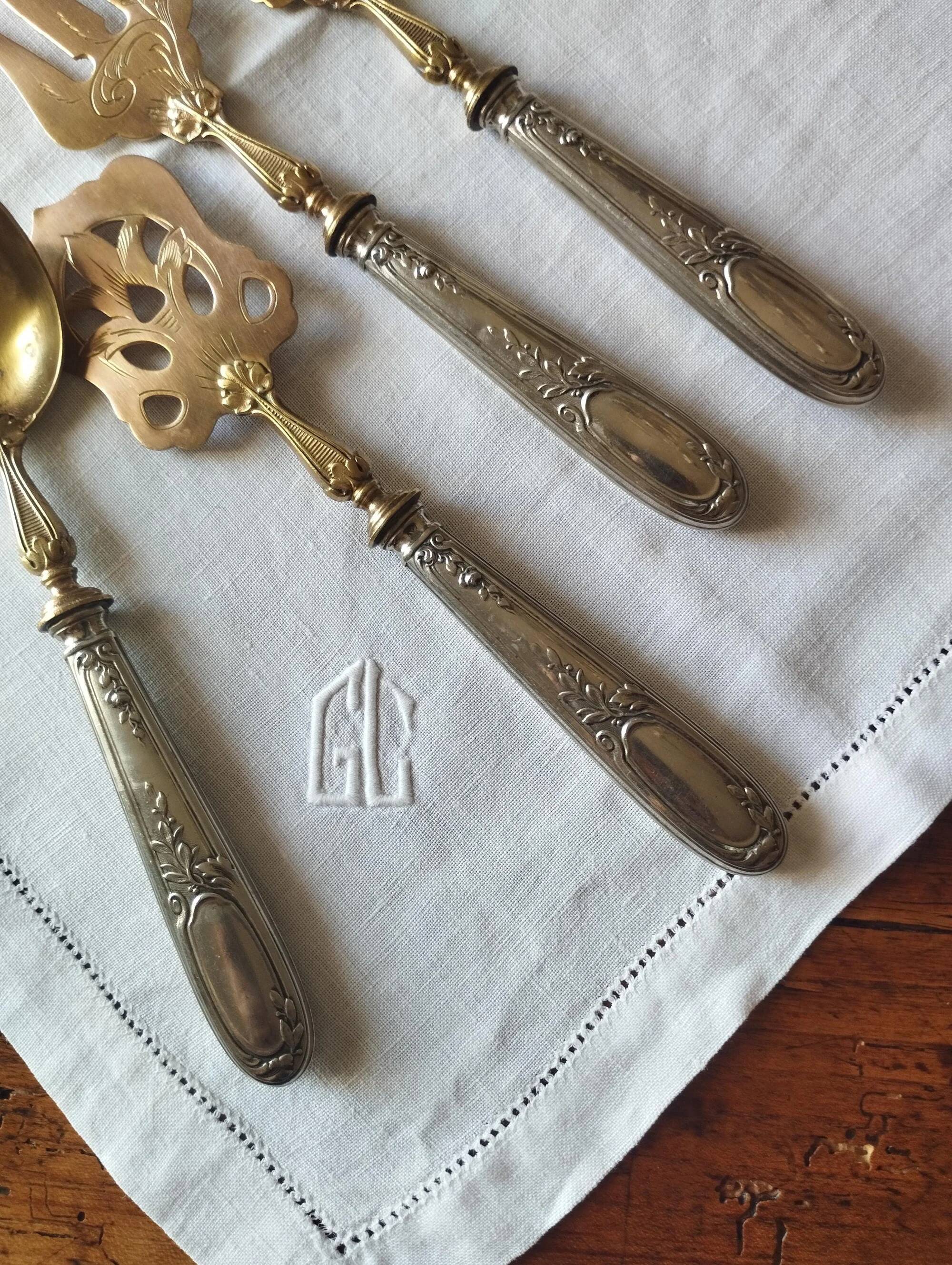 Antique service for sweets or hors d'oeuvres
