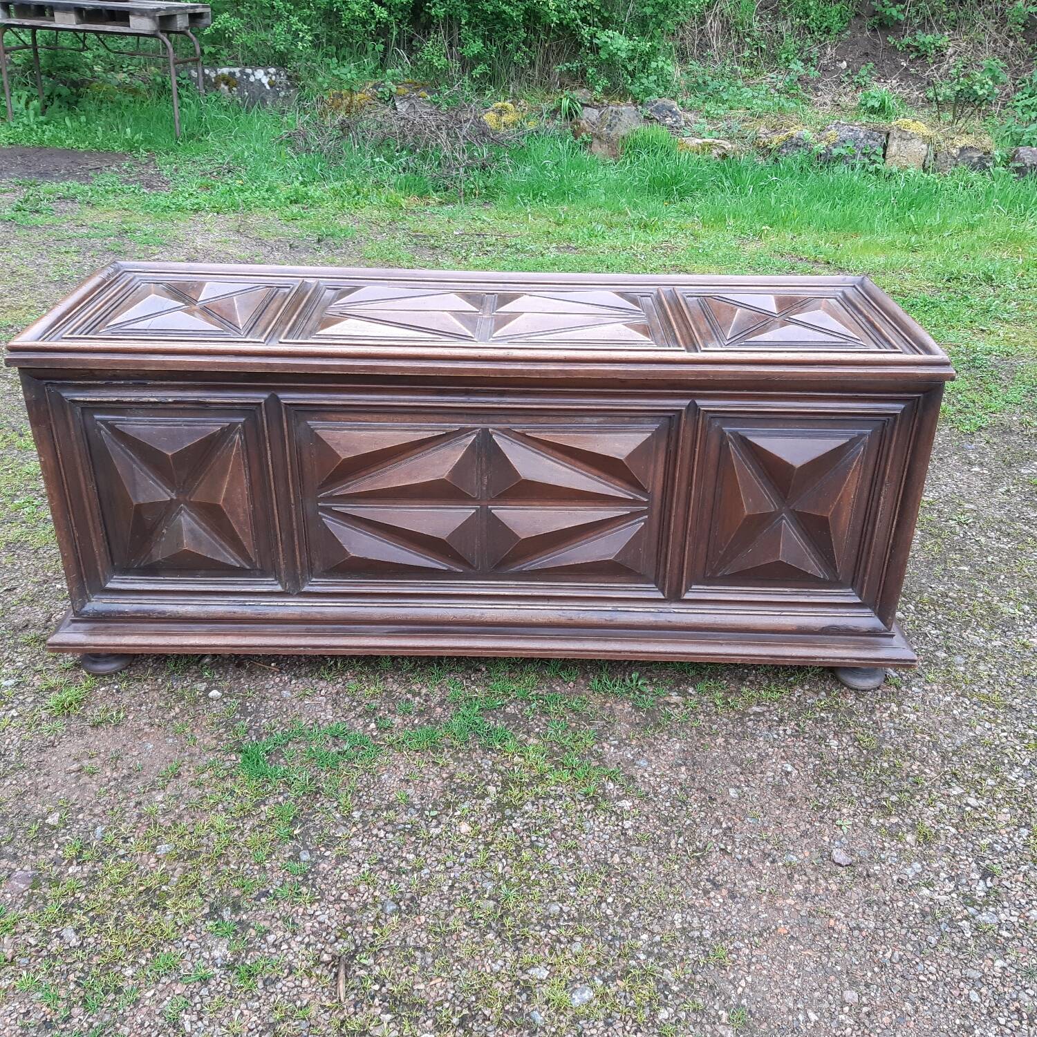 Large Louis XIII style chest 168X53cm