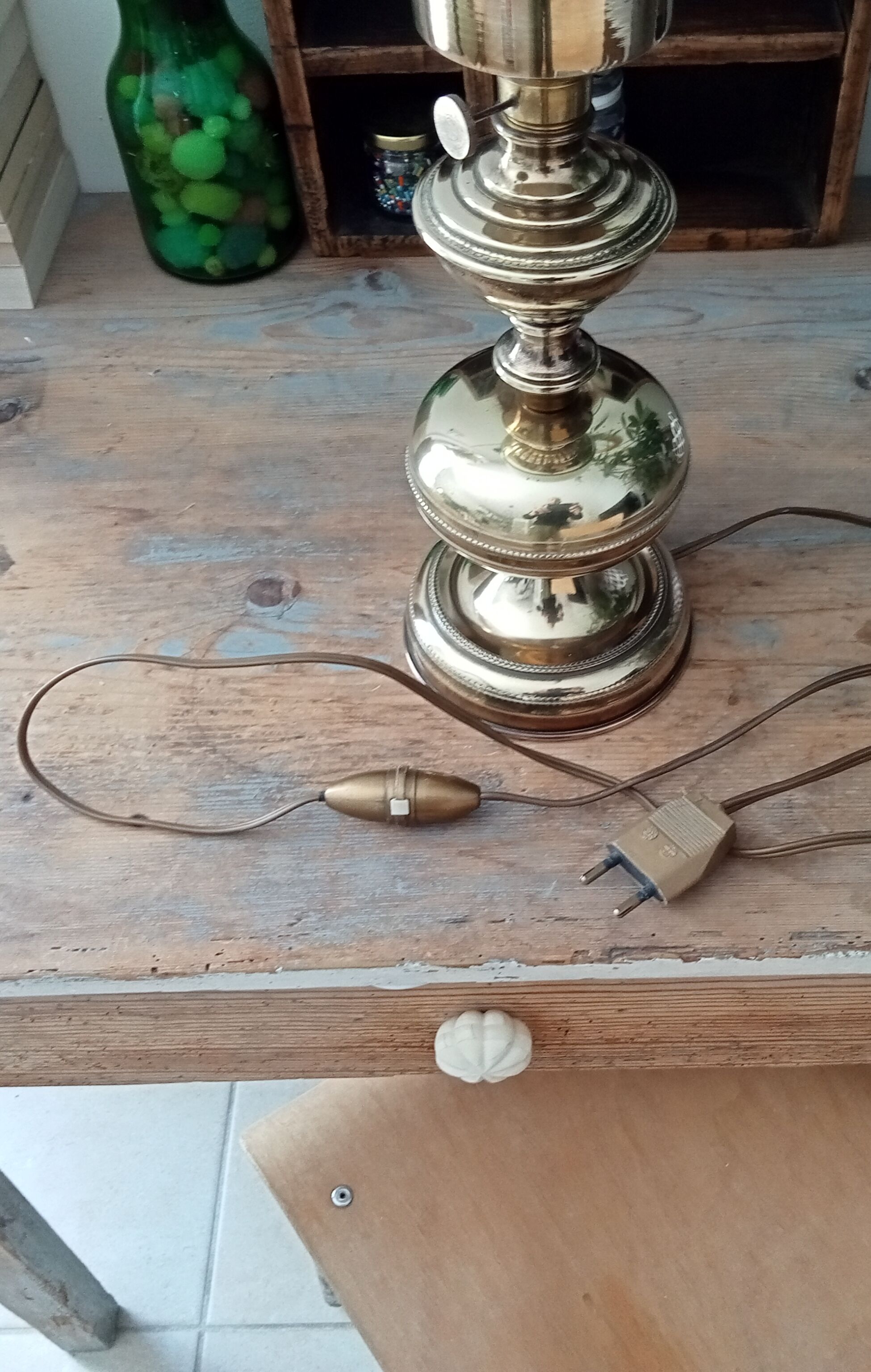 Vintage brass and opaline living room lamp