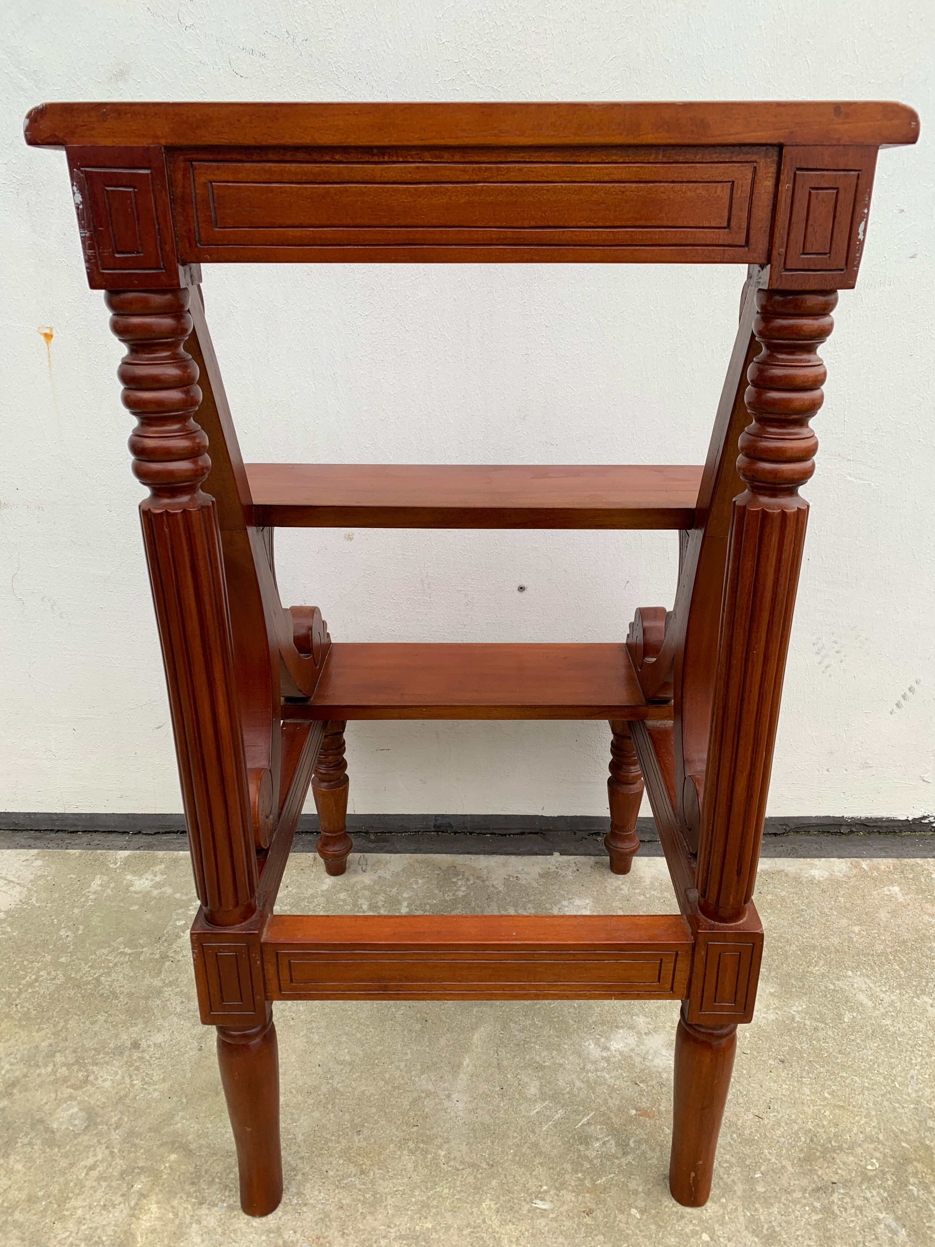 Escabeau anglais en bois XXème siècle
