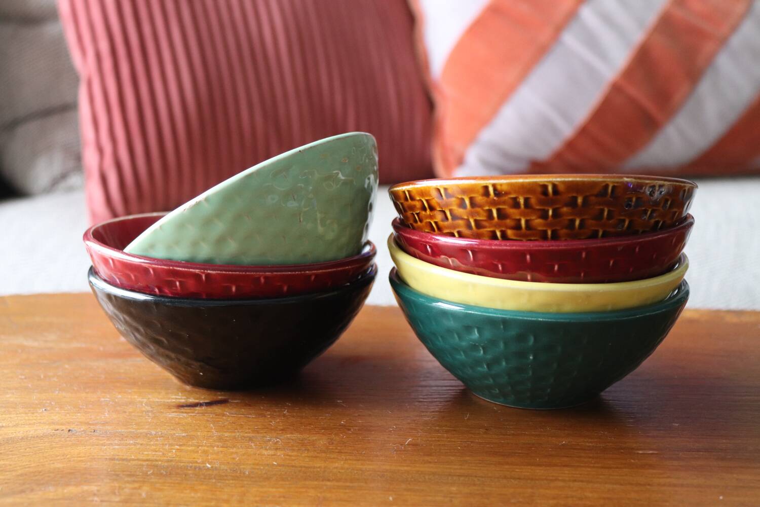 Set of 7 ceramic bowls – multicoloured textured design
