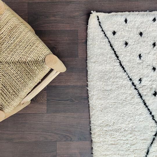 Carpet beni ouarain berber diamond and black peas 140 X 220 cm