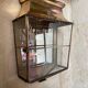 Vitrine en laiton et verre