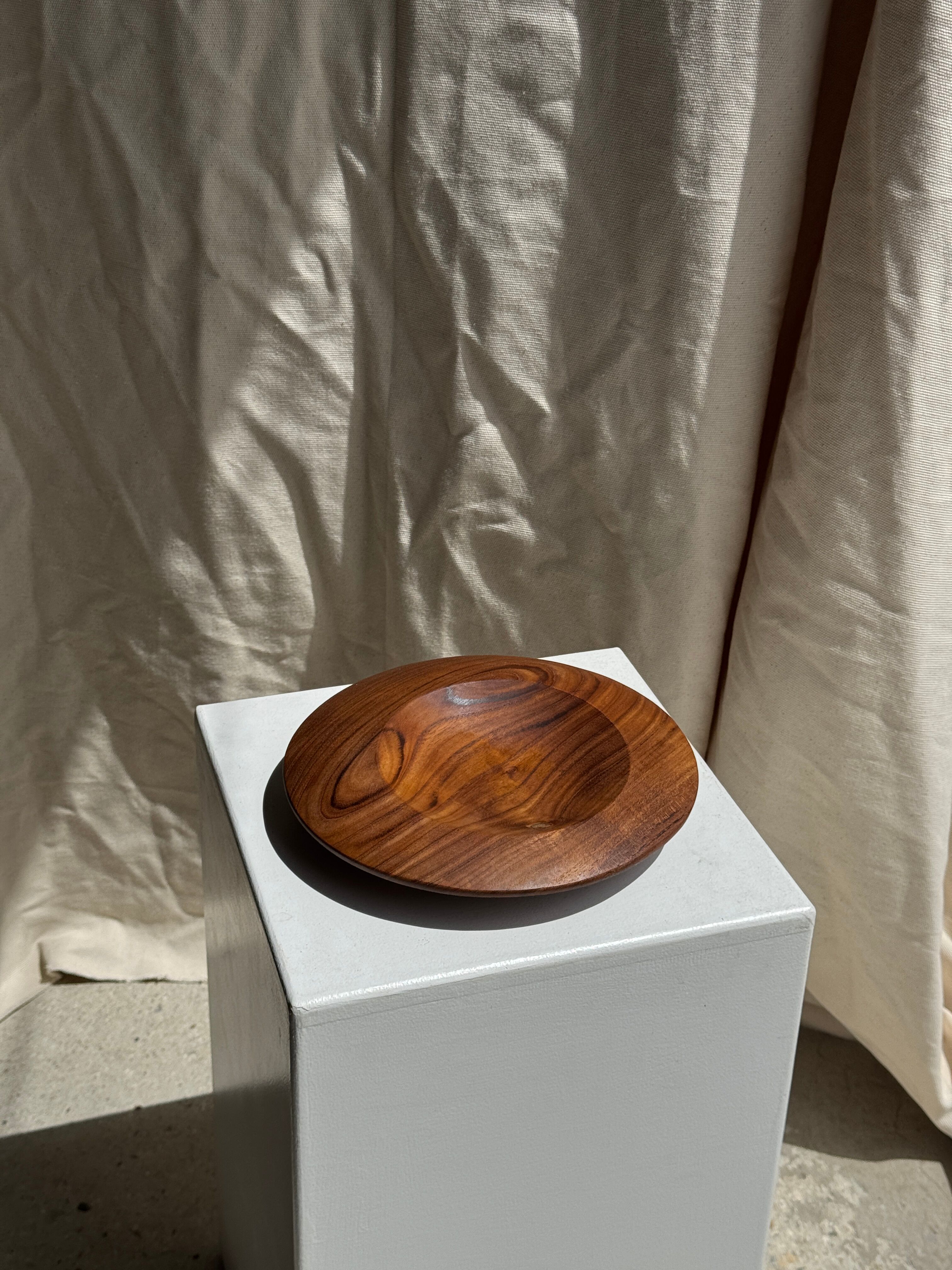 Small circular teak monoxyle pocket tray D25 H7