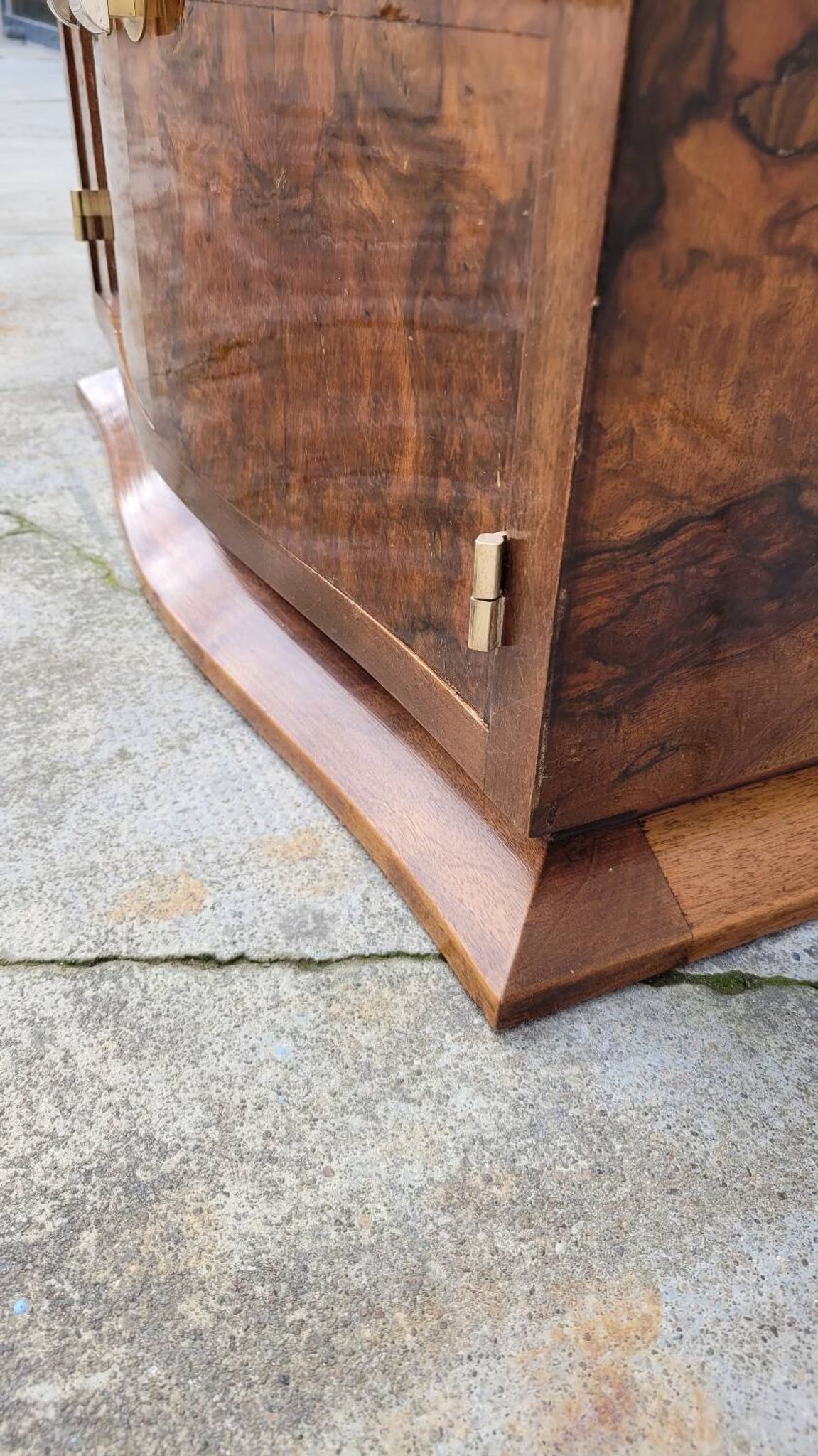Meuble commode d'époque Art Déco en loupe de noyer -1930s