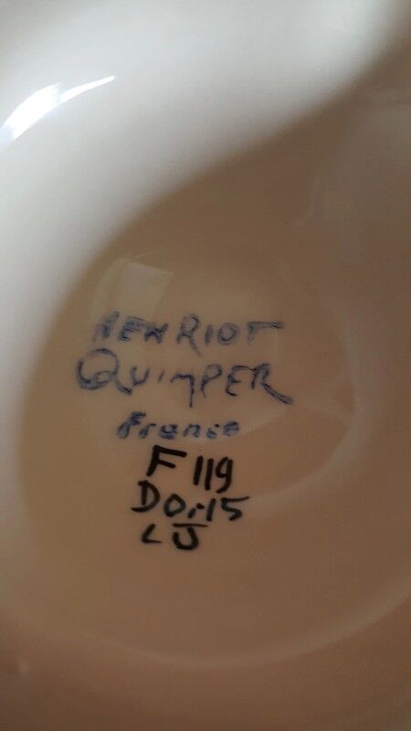 Baguier Henriot Quimper in the shape of a Breton hat