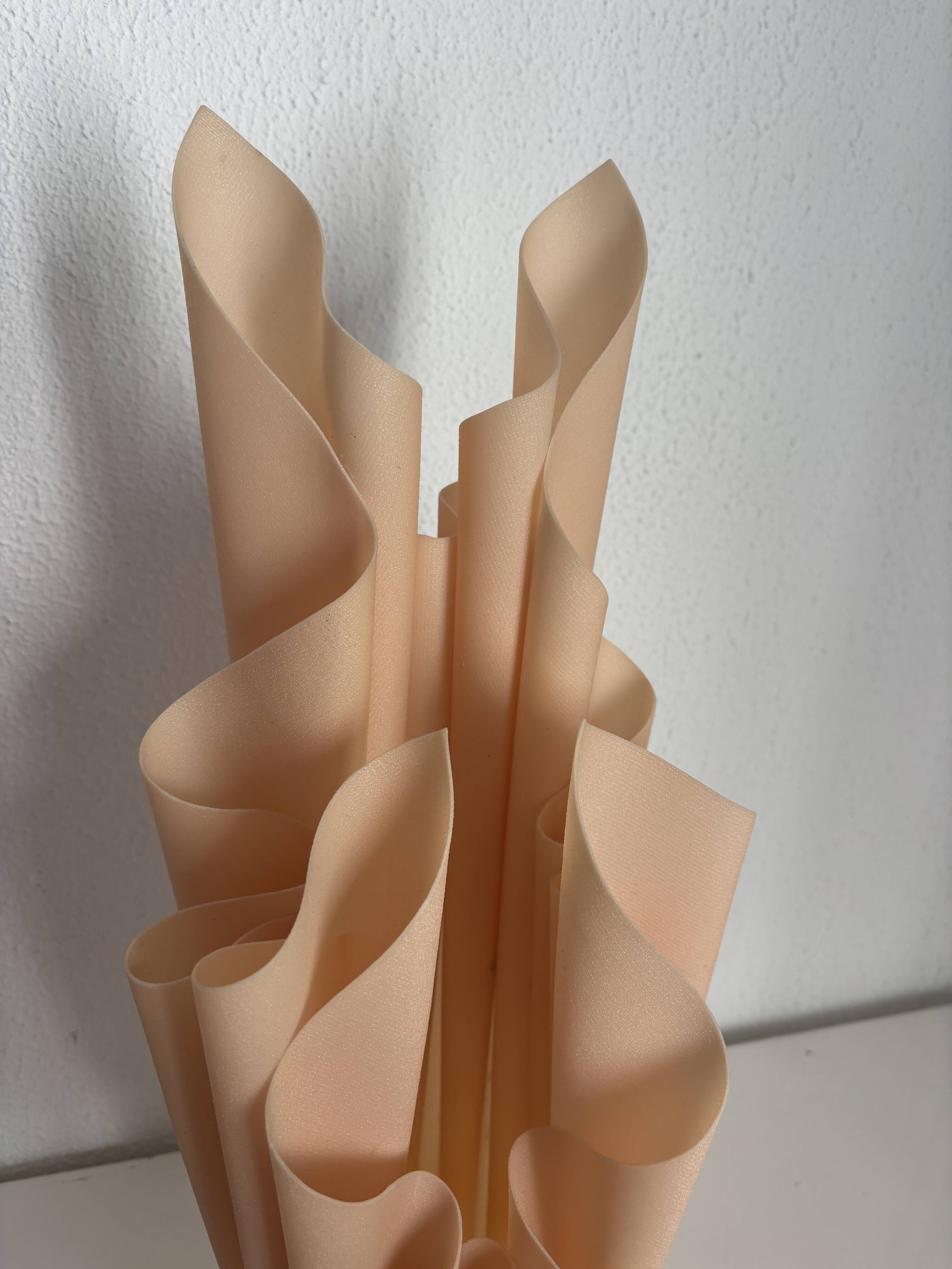 Lampe  vintage 1970 Athéna Georgia Jacob drapée saumonée - 50 cm