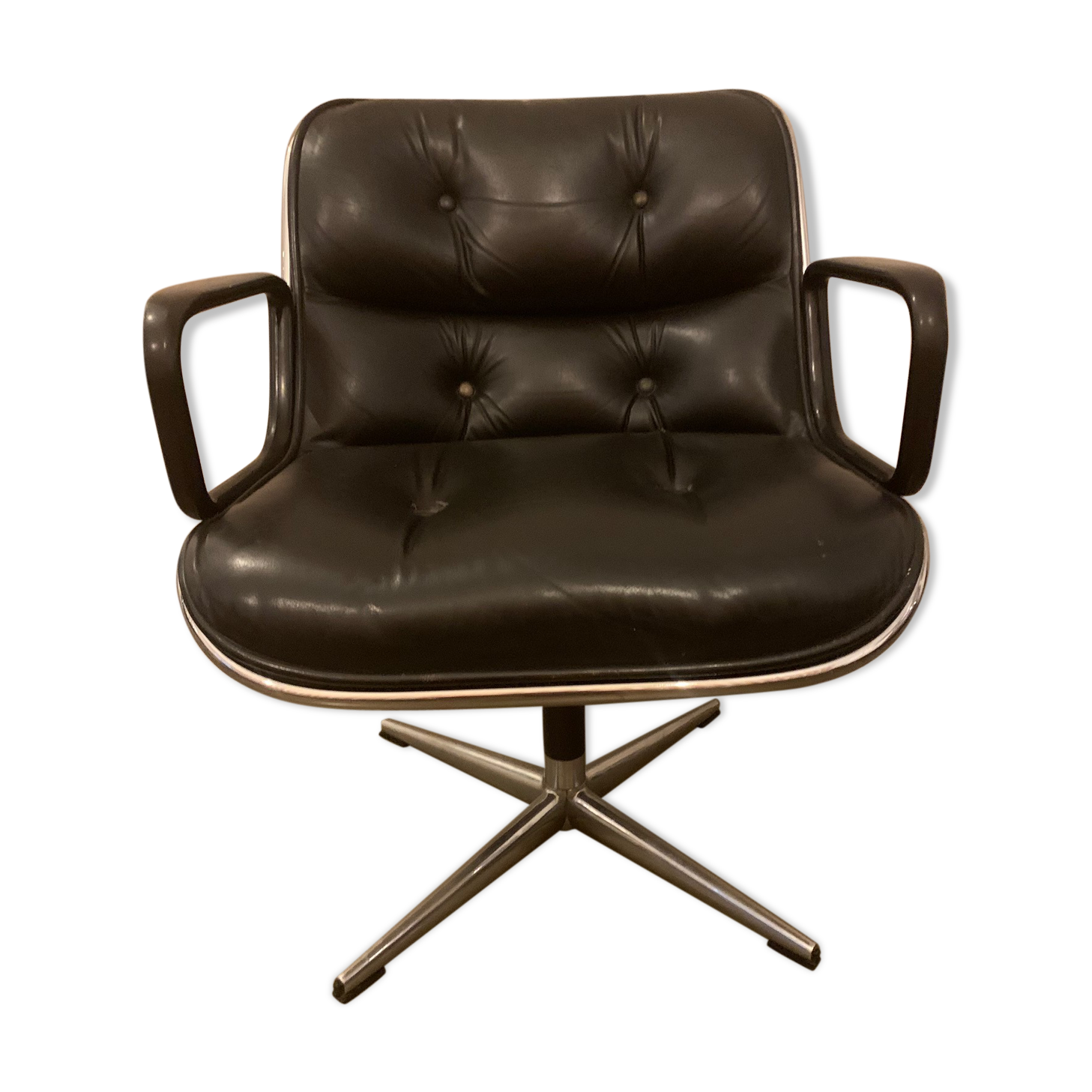 Black leather armchair by Charles Pollock for Knoll International