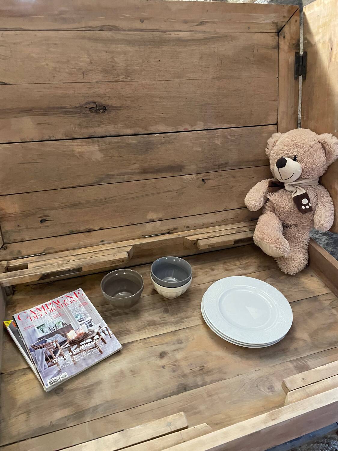 Farm table