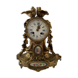 Horloge décorative en laiton doré