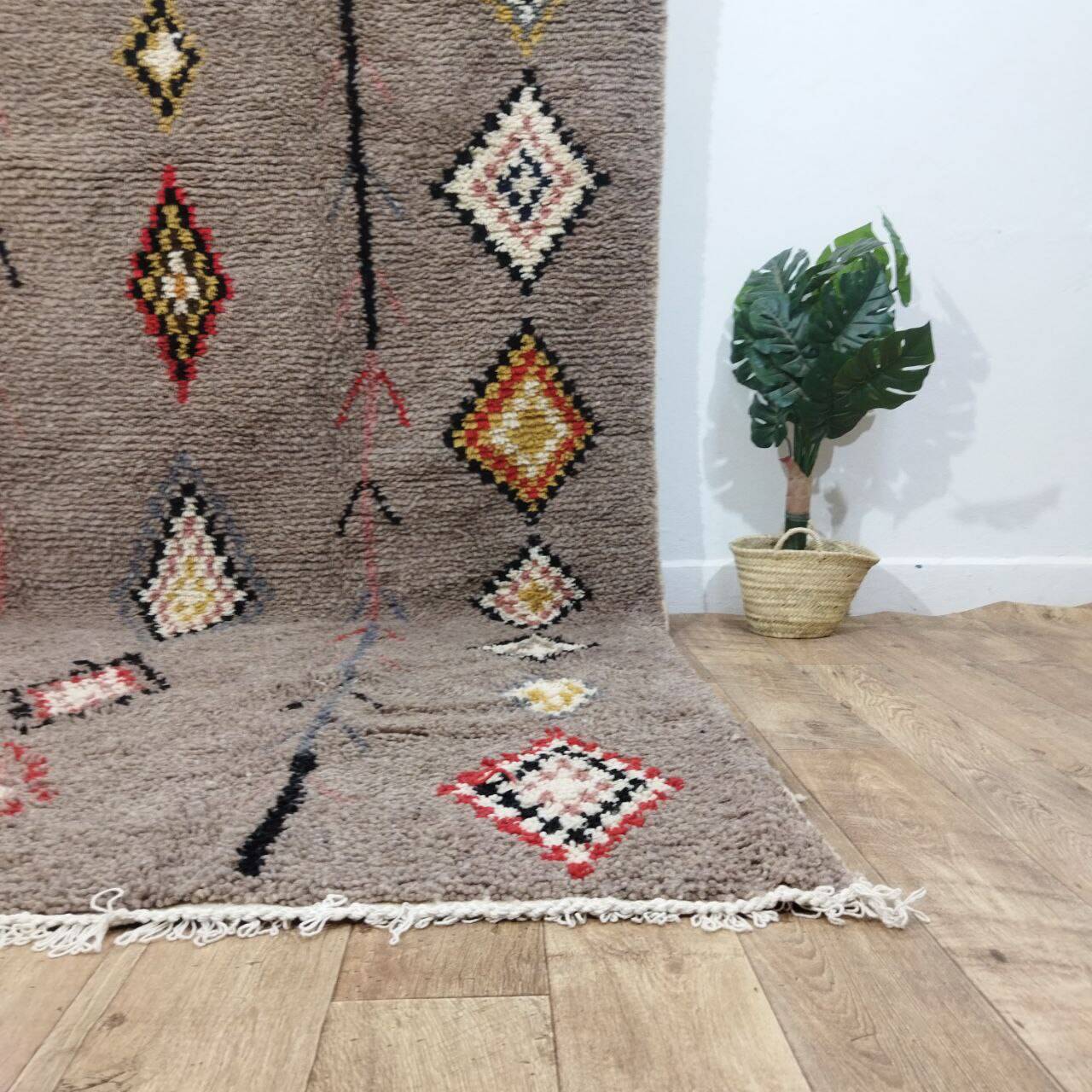 Azilal Berber rug in handmade wool 306 X 190 CM
