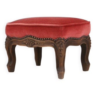Repose-pieds de style Baroque en bois sculpté et velours corail