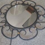 Miroir en fer forgé et bagues métal doré vers 1950 - 39cm