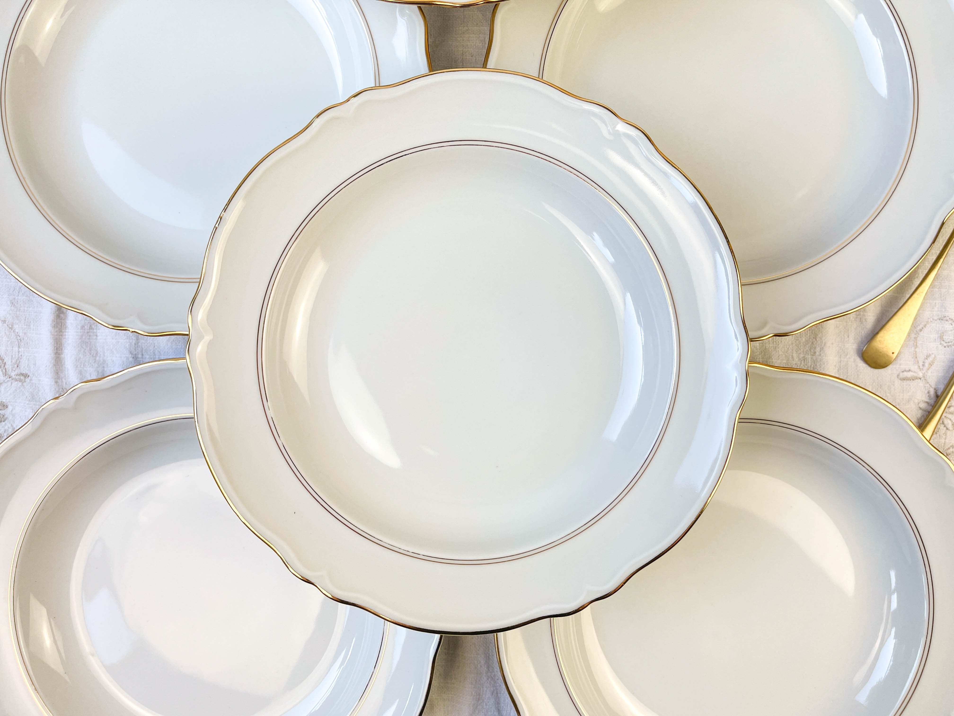 8 assiettes creuses porcelaine blanche doré cenpor limoges