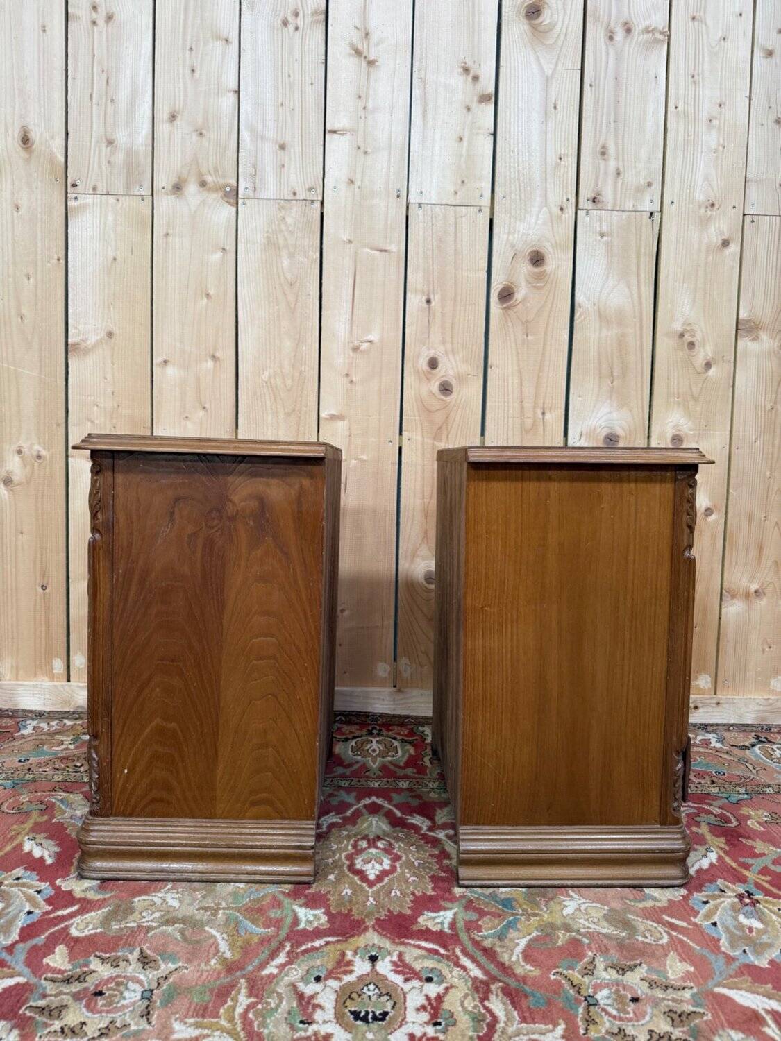 Paire tables de chevet style Néo-Renaissance – Chêne sculpté – XIXe siècle