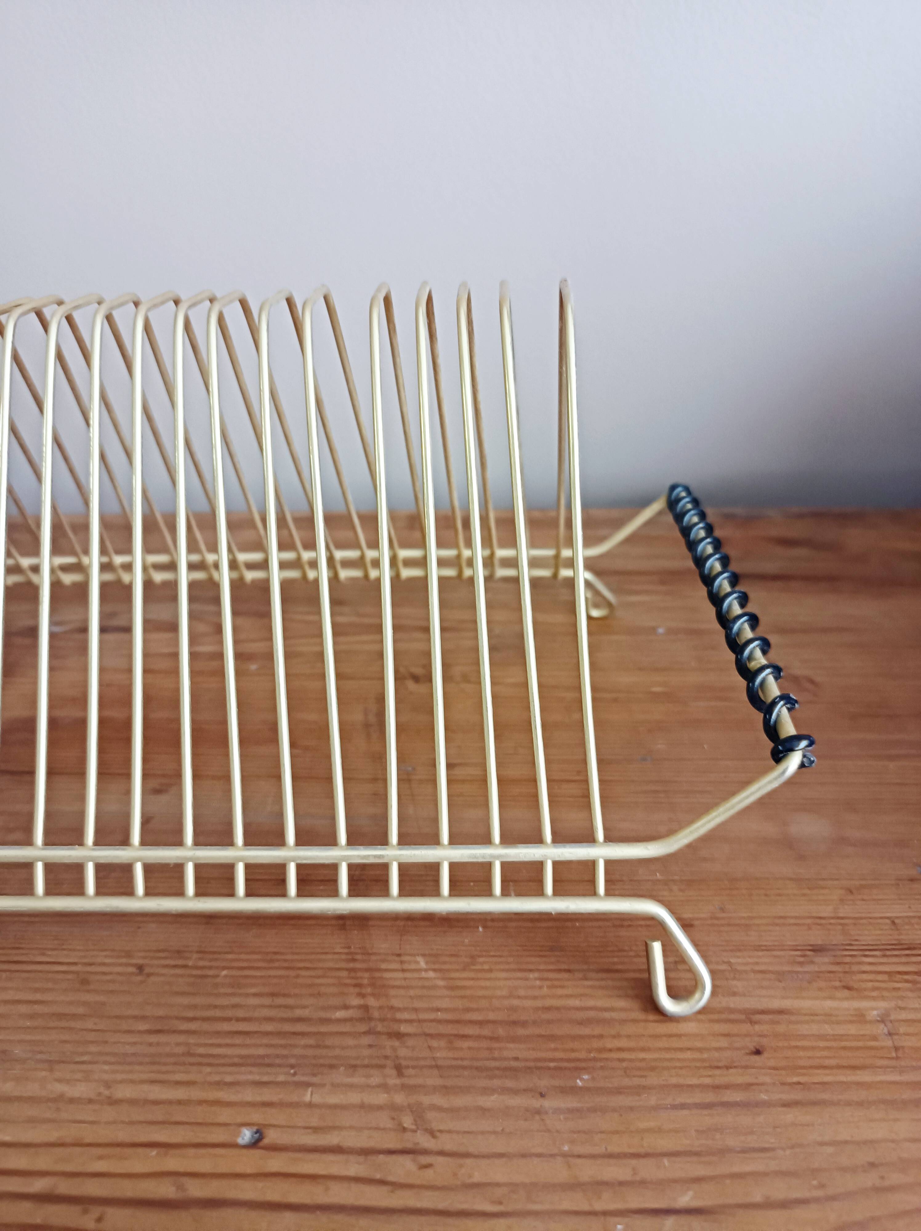 Metal 45 RPM vinyl records range