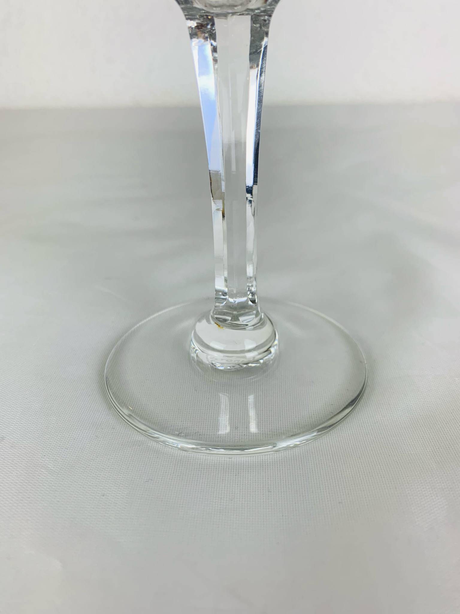 8 Chantilly model champagne flutes by Saint Louis, crystal