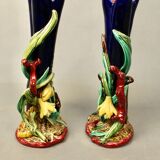 Pairs of vases decorated with majolica sarguemine flowers