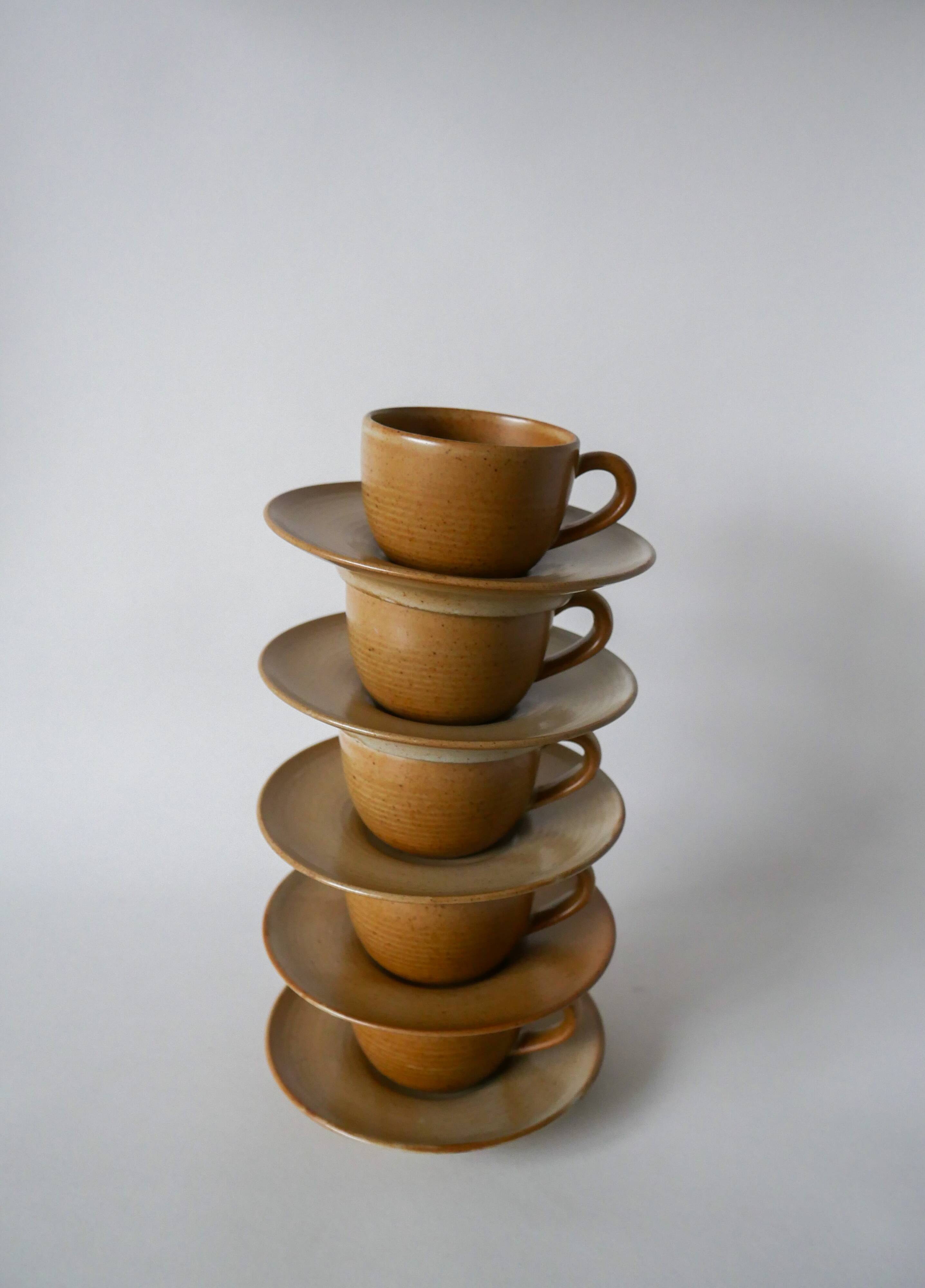 Set of 5 stoneware coffee cups and saucers 1970