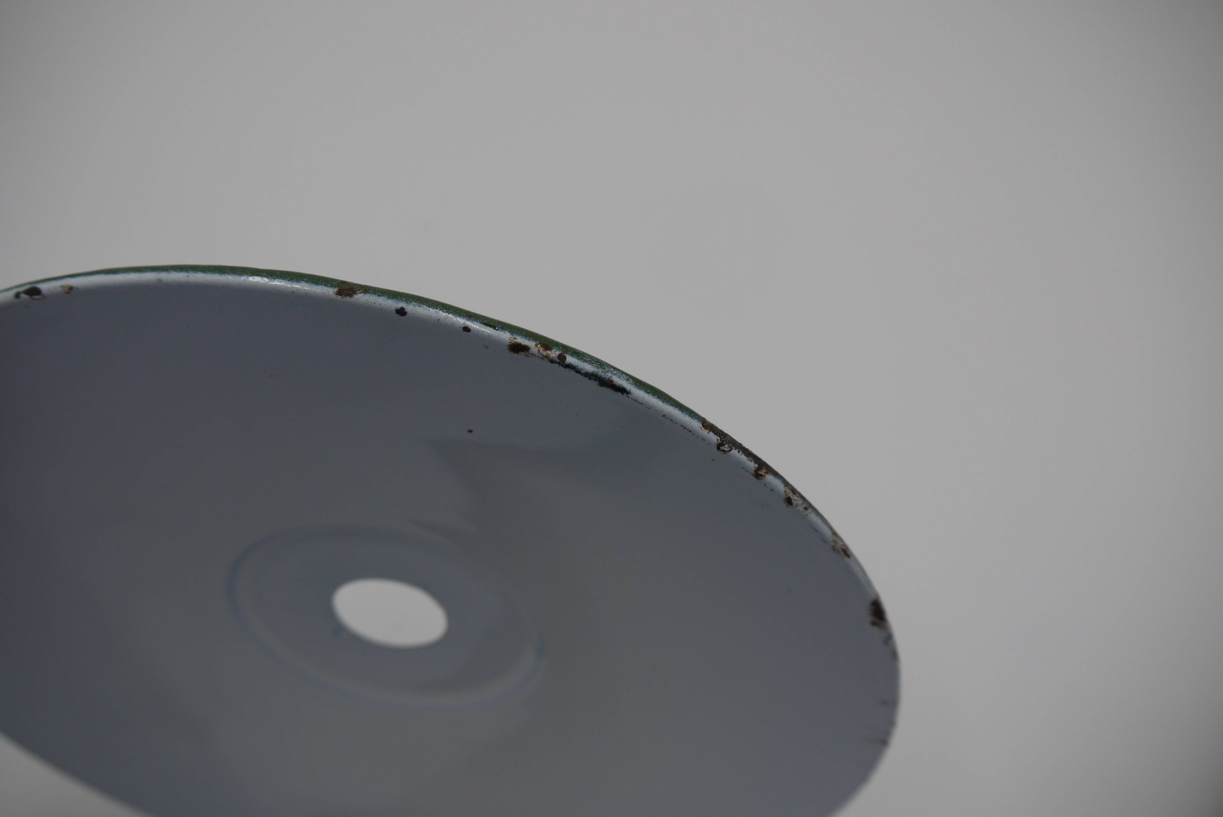 Green enamelled sheet metal suspension