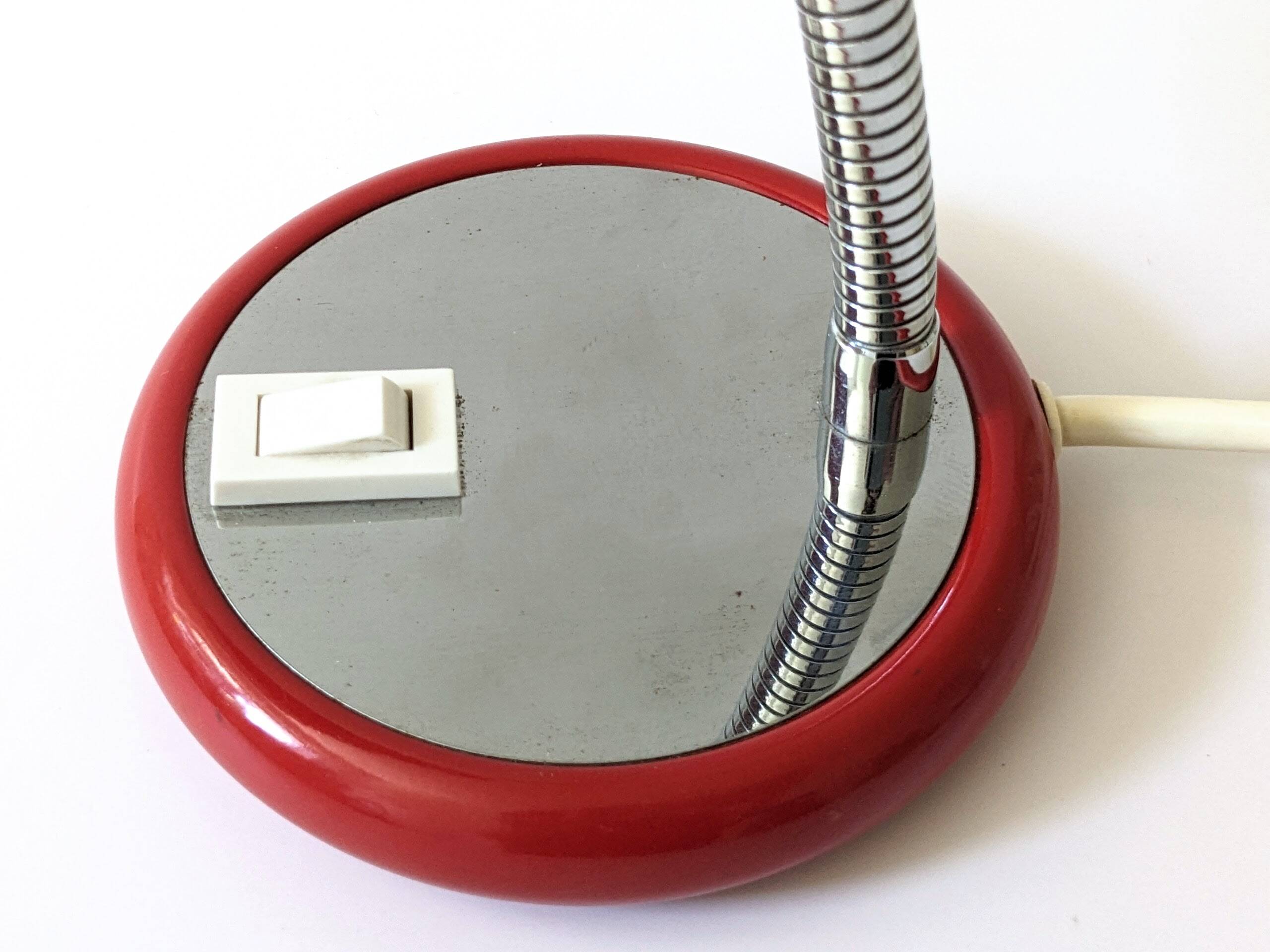 Lampe de bureau Richard Essig rouge et chrome des années 70