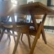 Table à manger pied compas dans le goût de Pierre Jeanneret