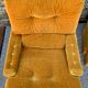 Paire de fauteuils crapauds doré en velours