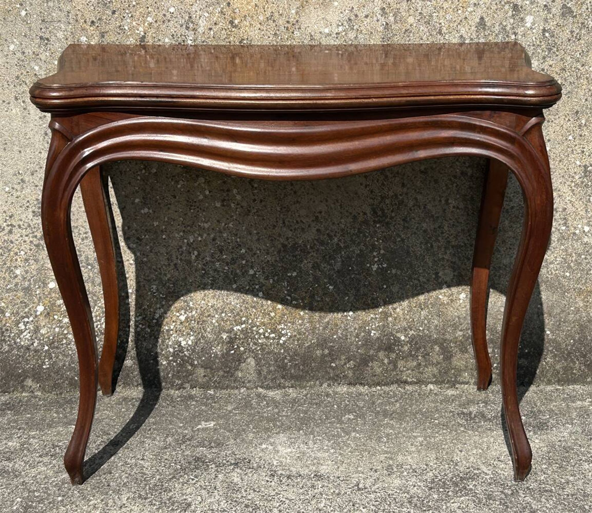Table de jeu en bois d'acajou Napoléon III, 18ème siècle