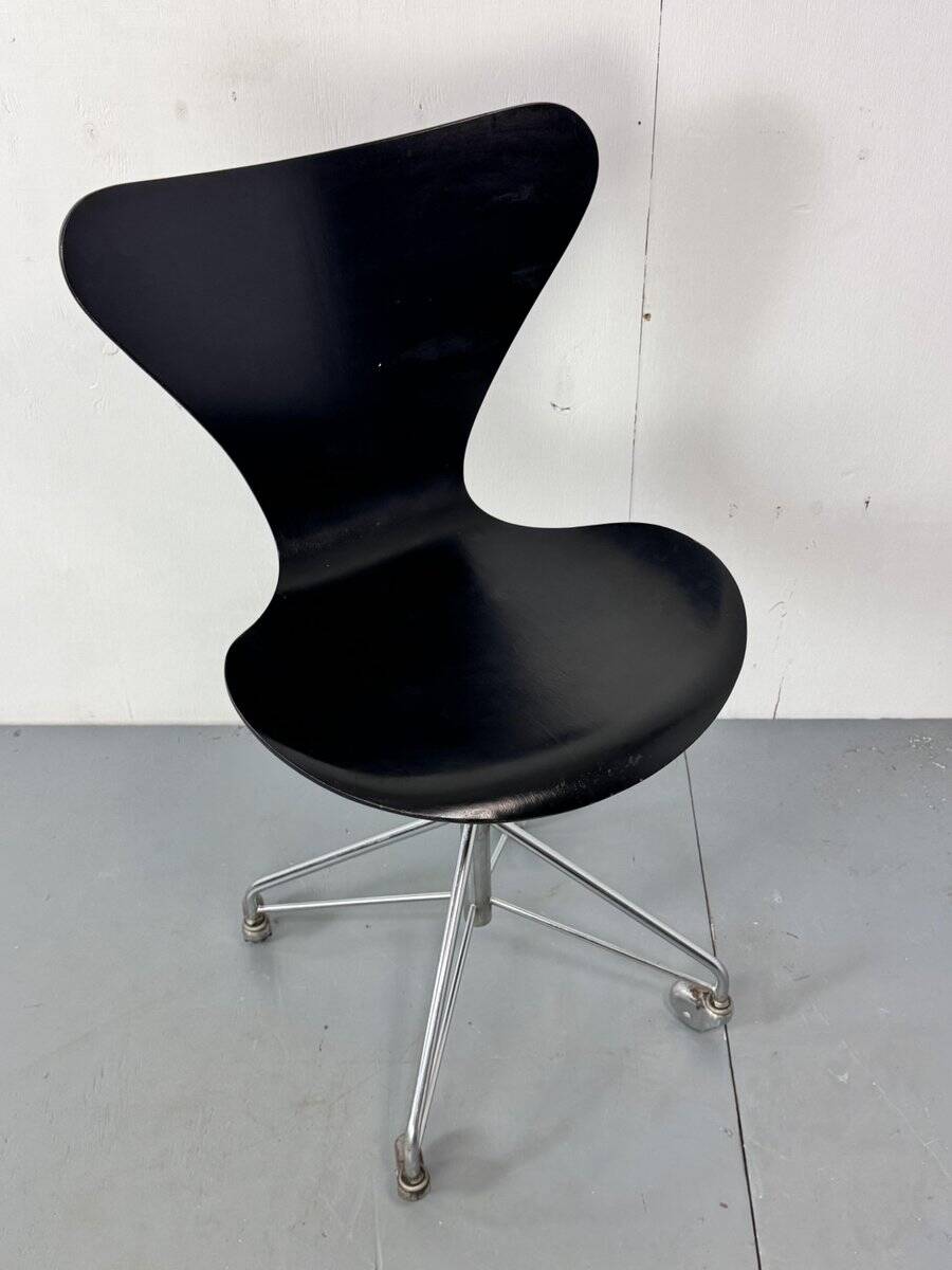 Vintage early 3117 swivel desk chair by Arne Jacobsen for Fritz Hansen, 1955