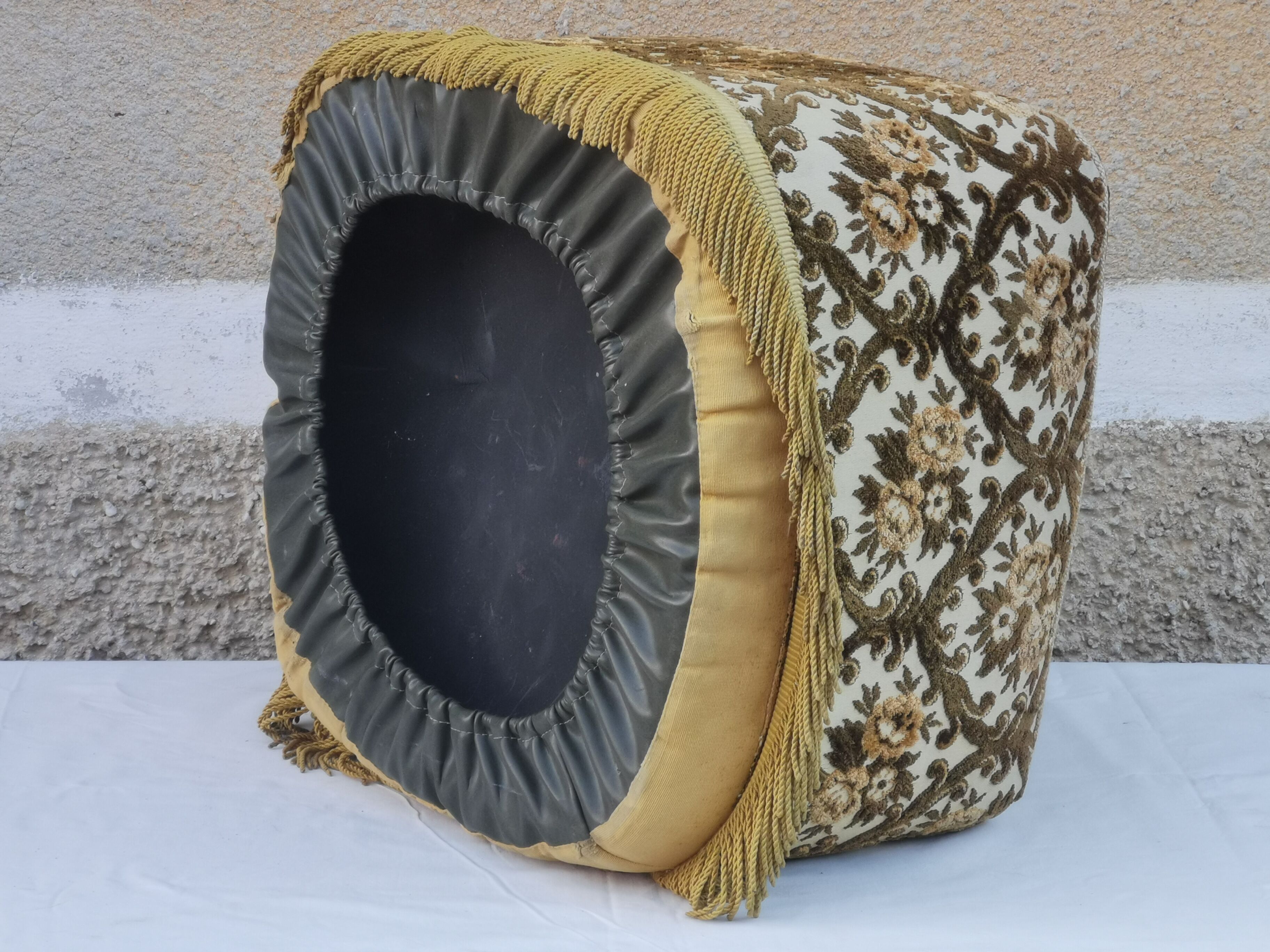 Pouf vintage a franges