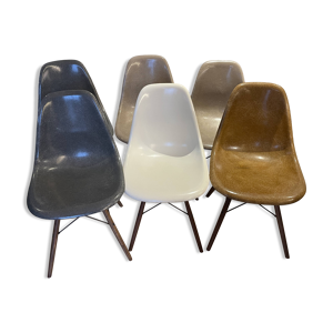 6 chaises Eames en fibre