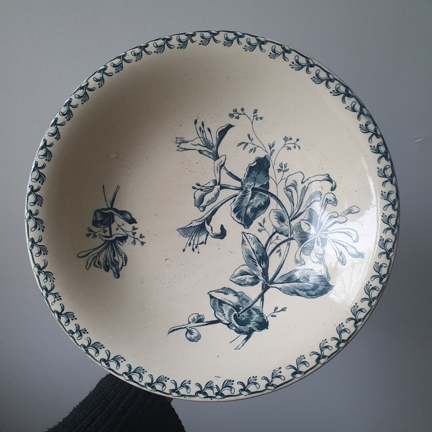 Compote dish Terre de Fer Gien Honeysuckle