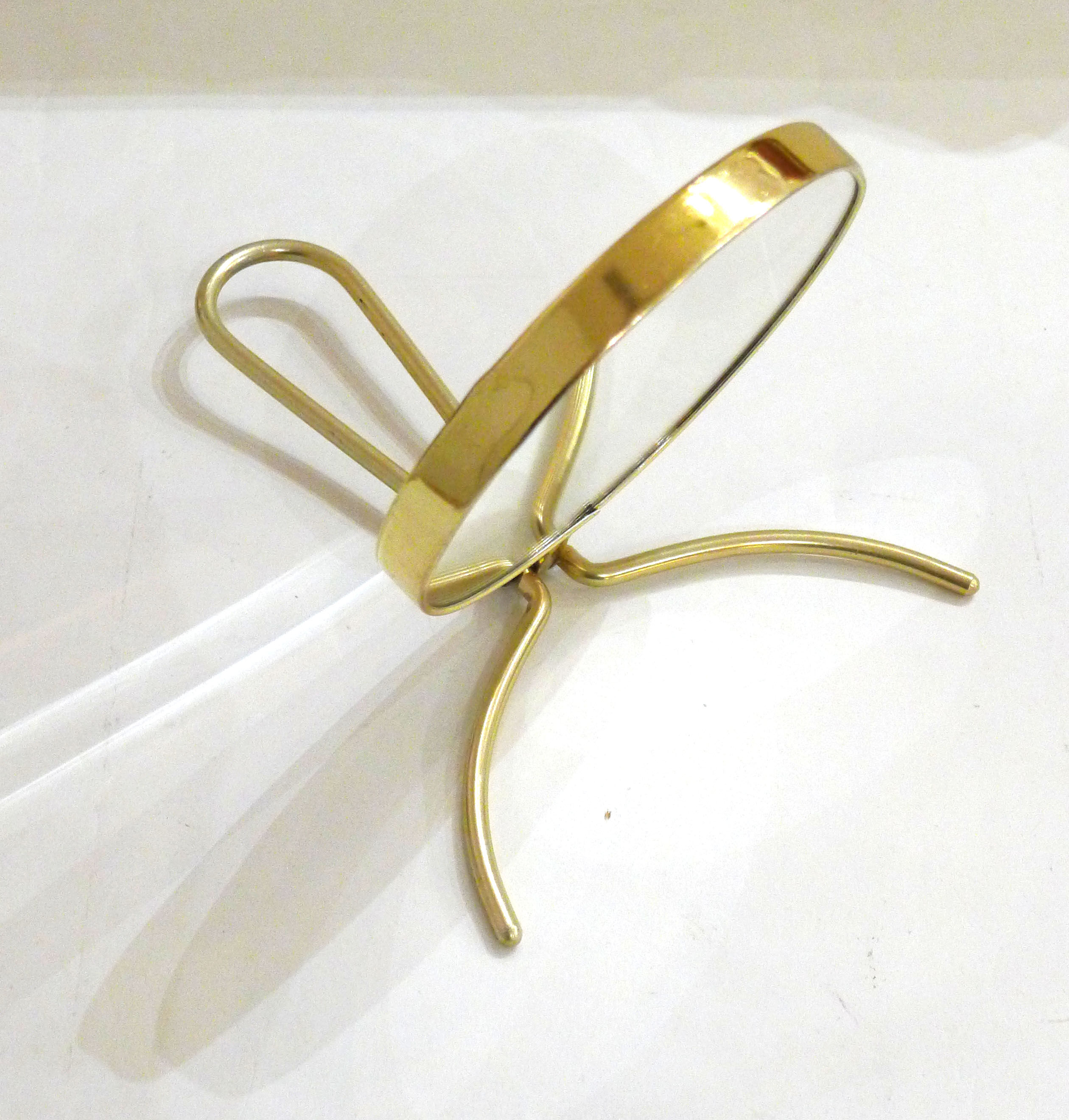 Golden hand and pose mirror 24x14cm