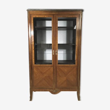 Vitrine style Louis XVI transition