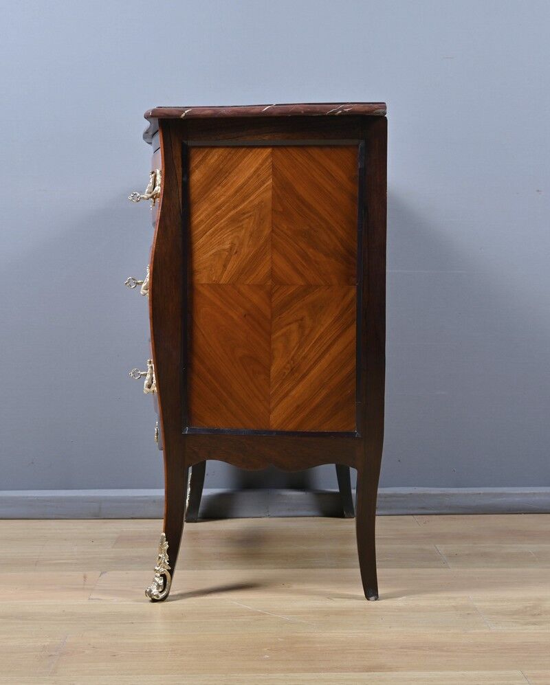 Small marquetry chest of drawers, Louis XV style – mid 19th century