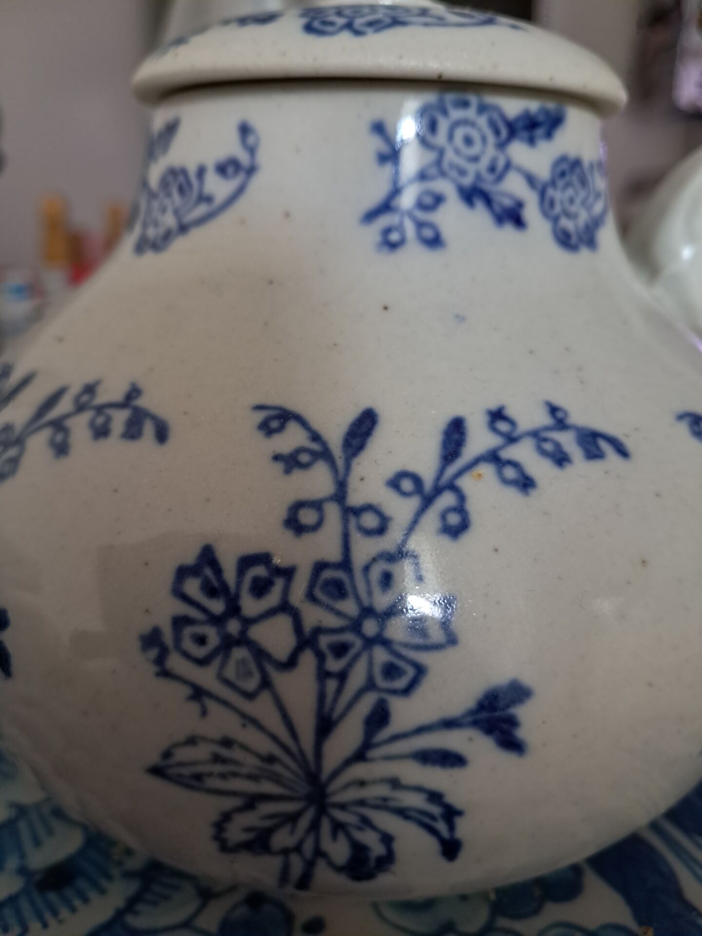 Théière ancienne en grès