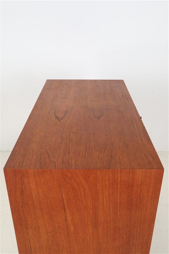 Fully restored mid-century teak dresser with 4 drawers / Danish modern design / 1960s