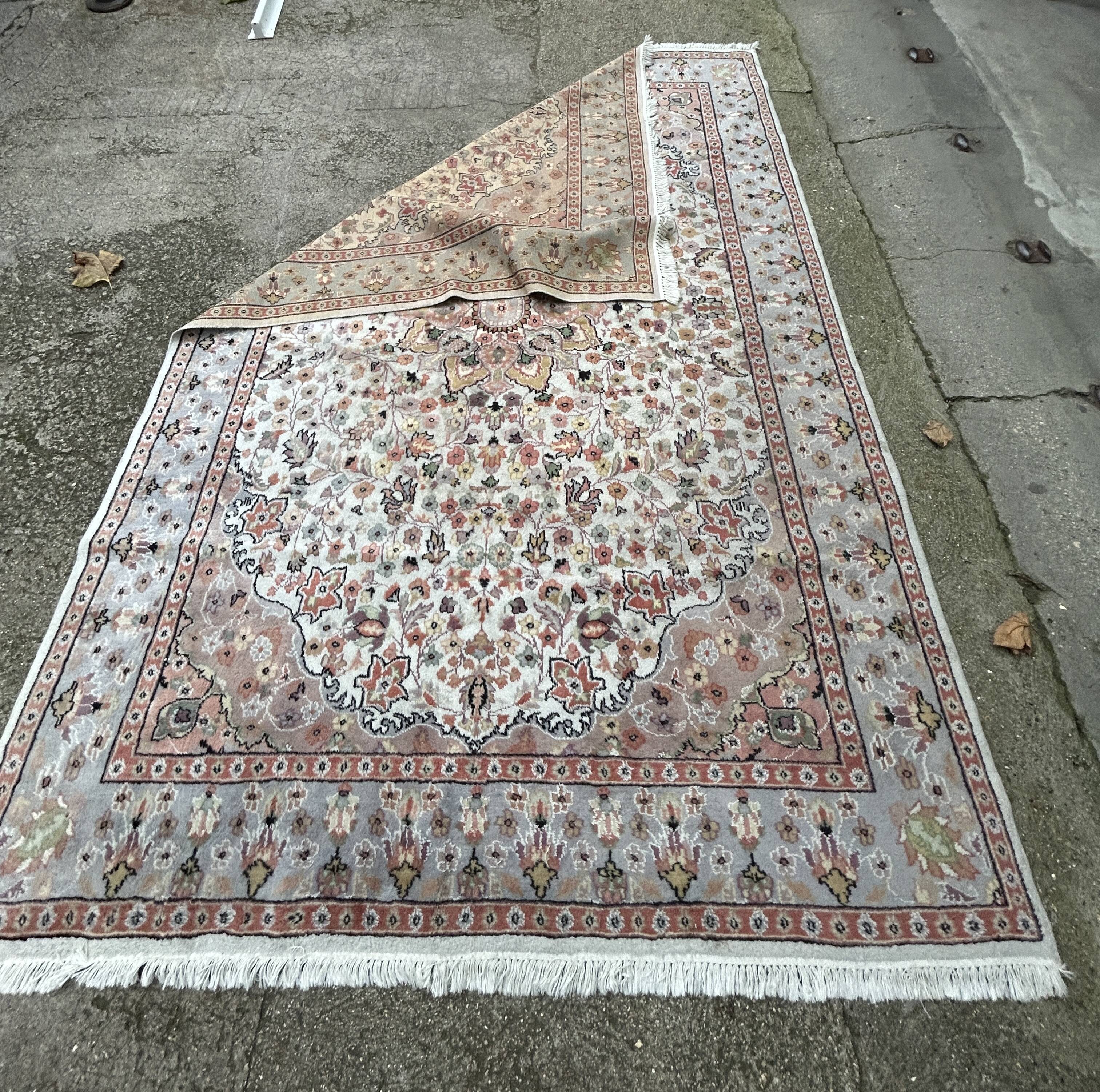 Floral oriental rug