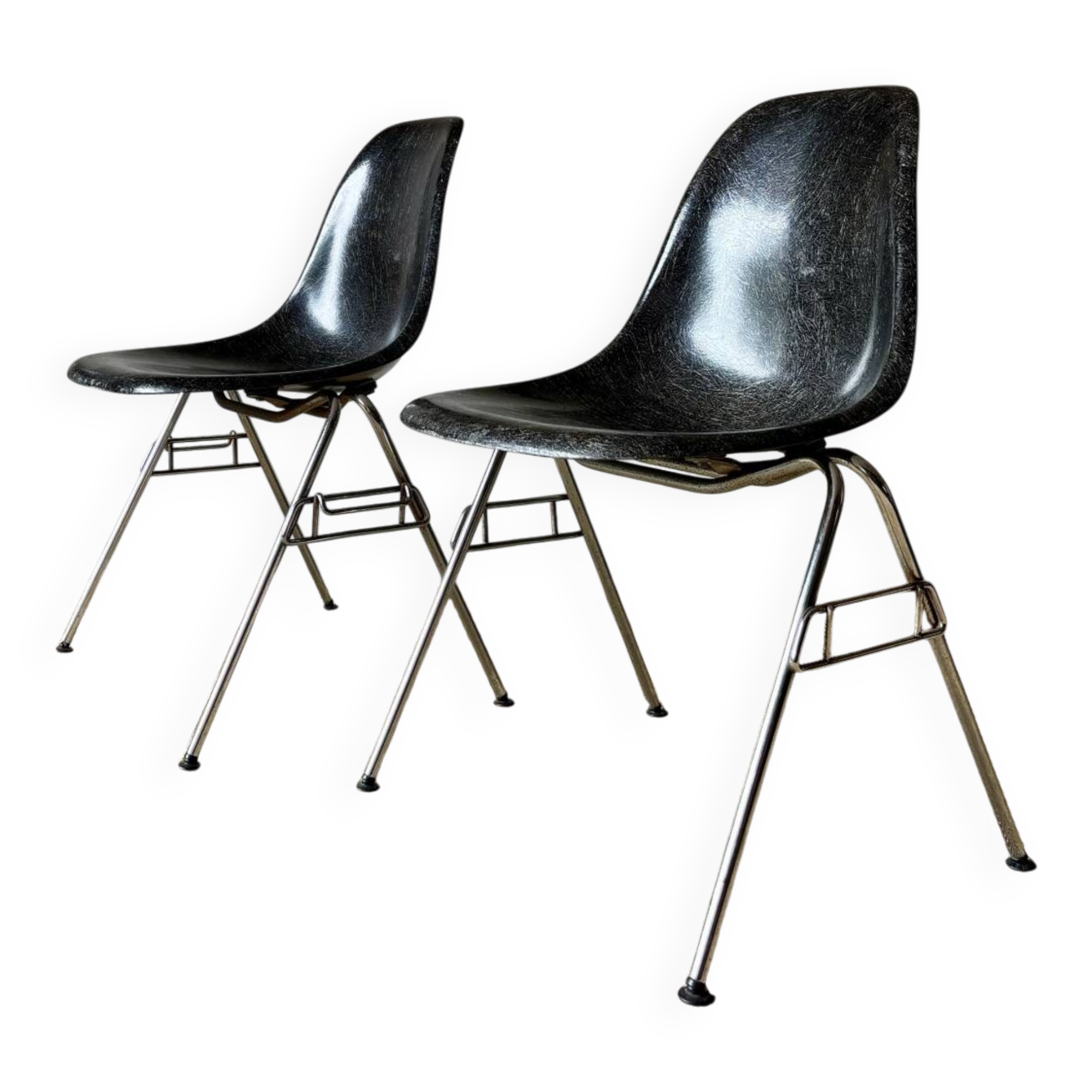 Eames DSS chairs (ed. Herman Miller - fibreglass)