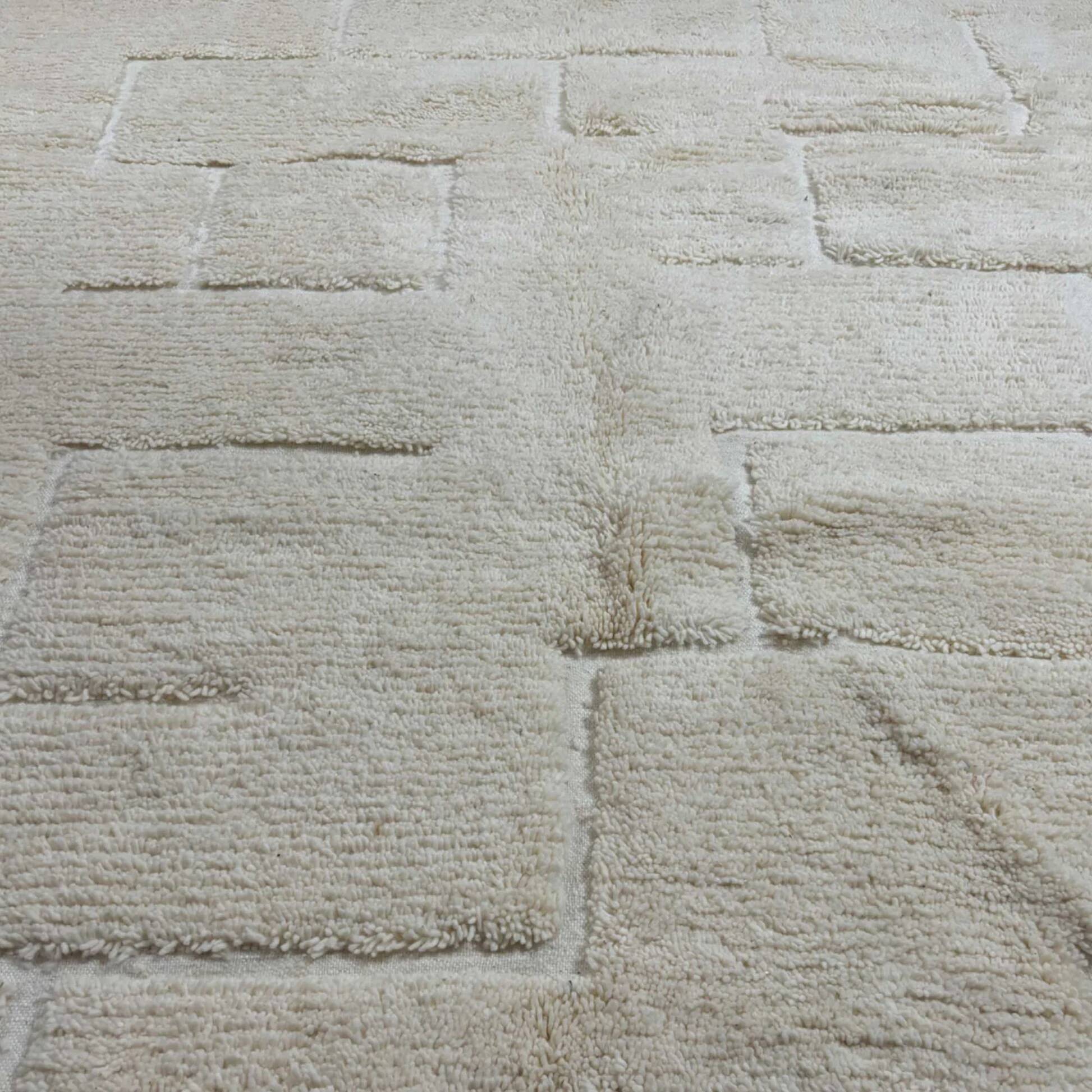 Ecru Beni Ouarain Berber Rug