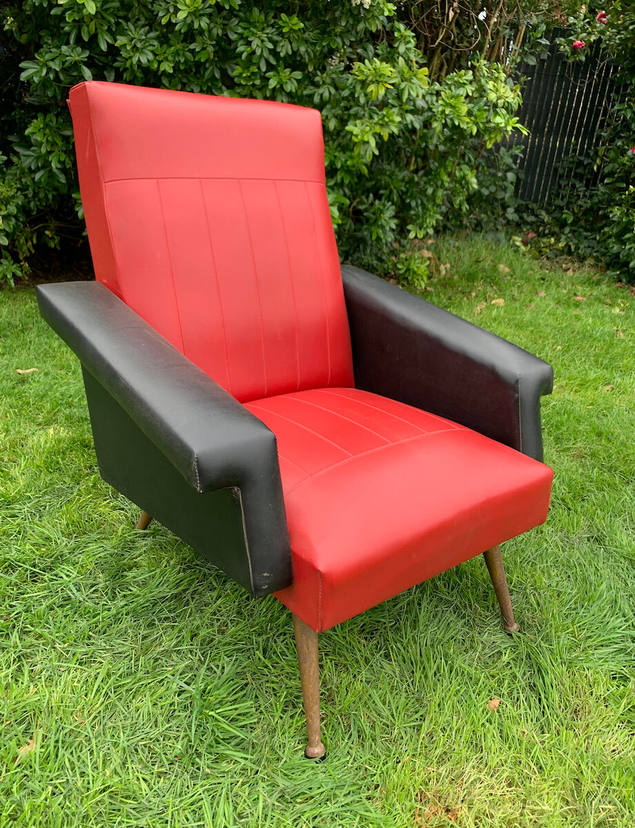 Armchair "60s" in red and black skaï