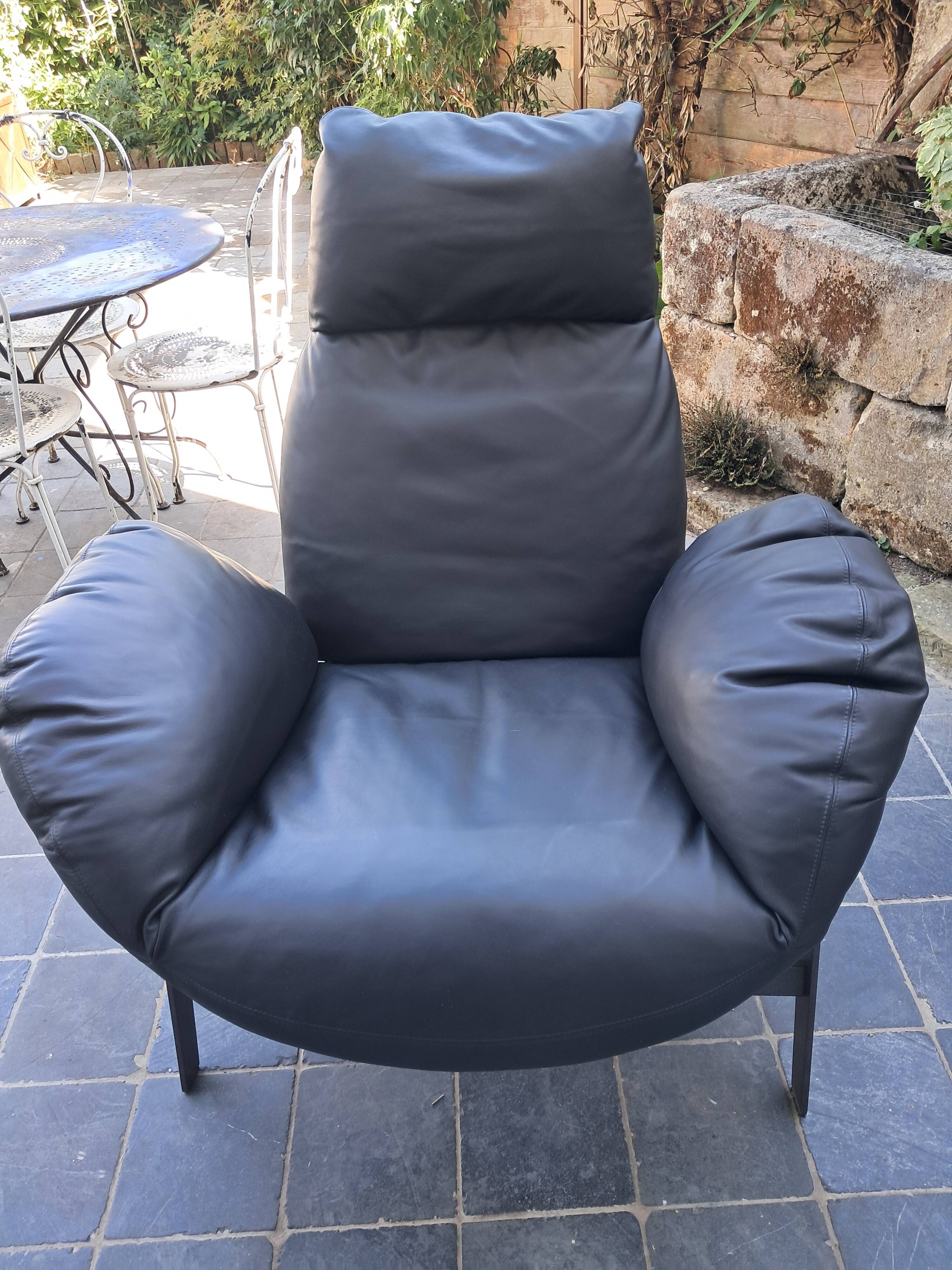 Armchair Arketipo Model Jupiter polyurethane shell grey beige black leather