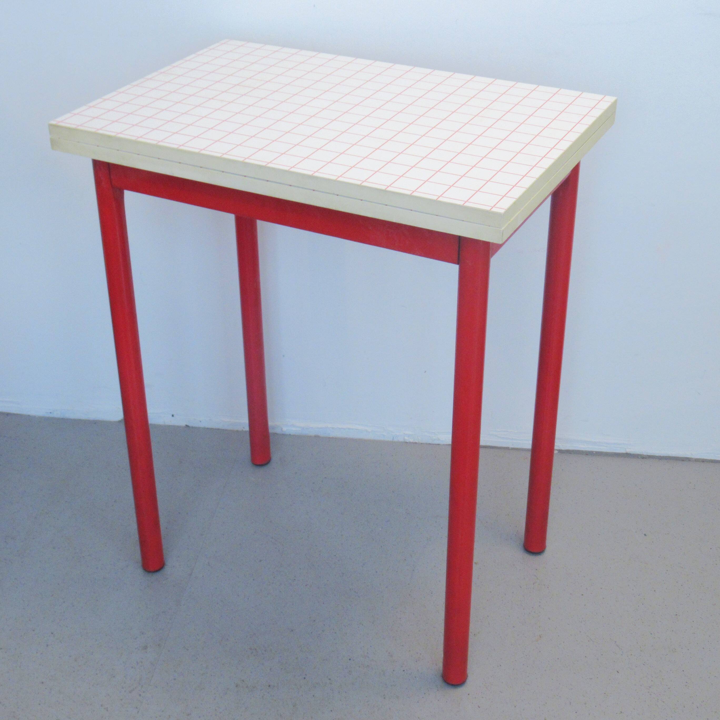 Foldable table with red checkered pattern from the 80s.