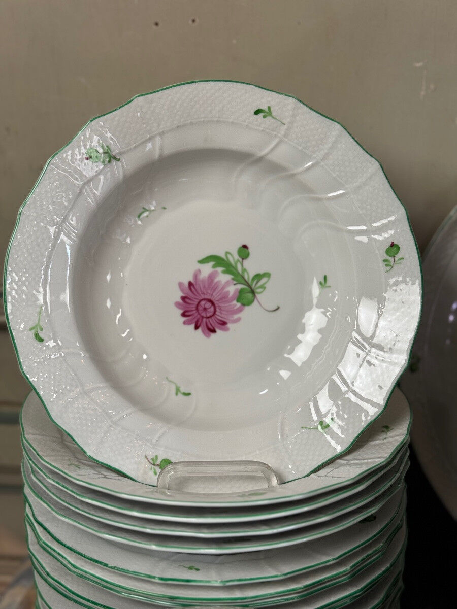 Large porcelain service, Tertia model, Herend, early 20th century, approximately 200 pieces