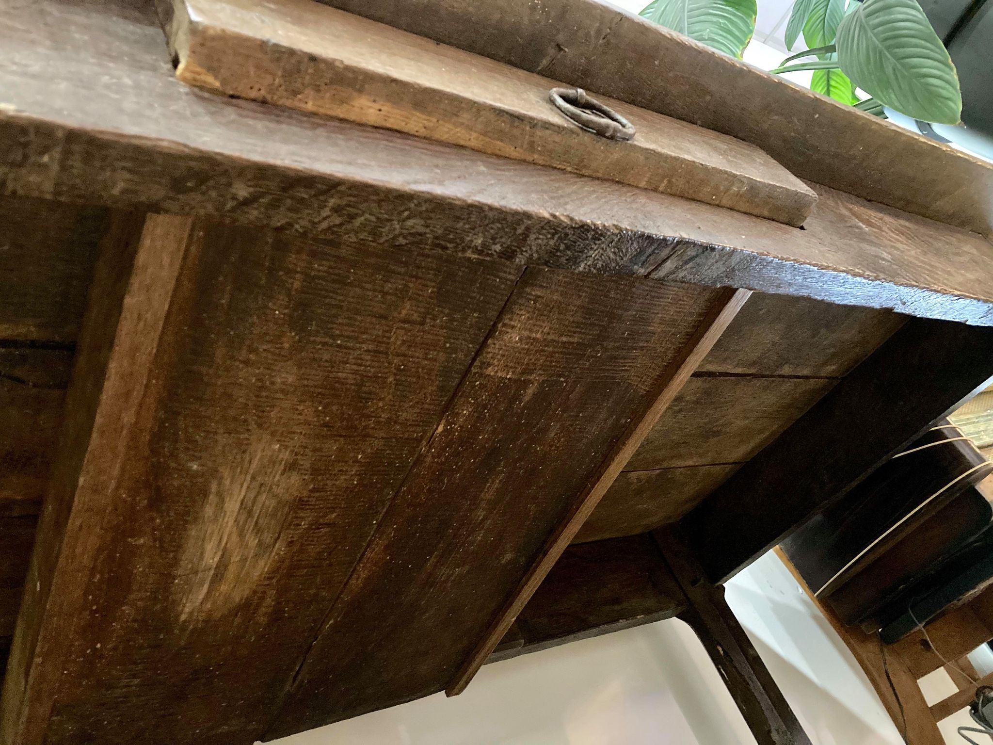 Farm table