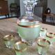 Carafe granitée avec 7 petits verres aucun fêle art déco